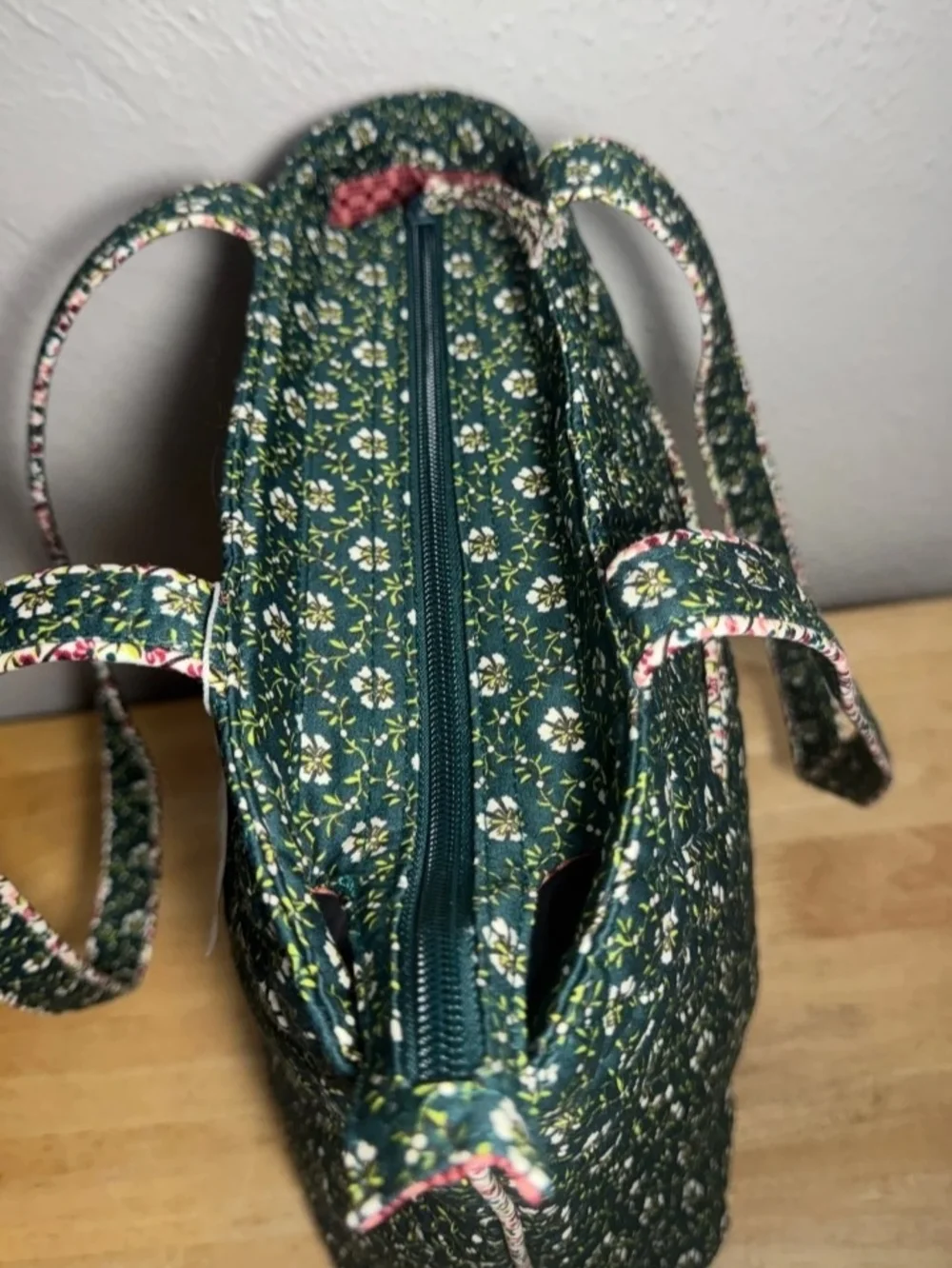 Vera Bradley Small Original Zip Tote in Mistletoe Lattice New With Tags - Green